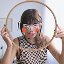 Maca girl. Embroider, Traditional illustration, and Design project by Elo (Saturno Rosa) - 03.02.2022