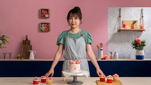Decorative Buttercream Flowers for Cake Design